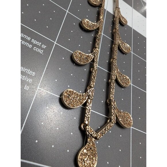 Monet golden tone champagne color rhinestone leaf paisley drop 18" Vtg 70s - Picture 3 of 15
